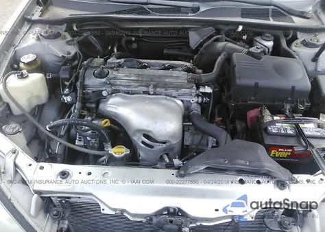 2004 Toyota Camry Le z USA, uszkodzony, nr VIN 4T1BE32K04U292351